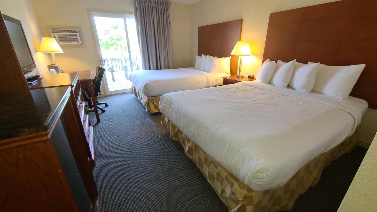 Travelodge By Wyndham Ґананокве Номер фото